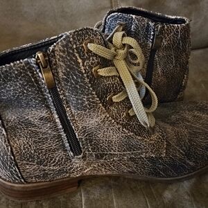 Women's Avanti boots, size 10